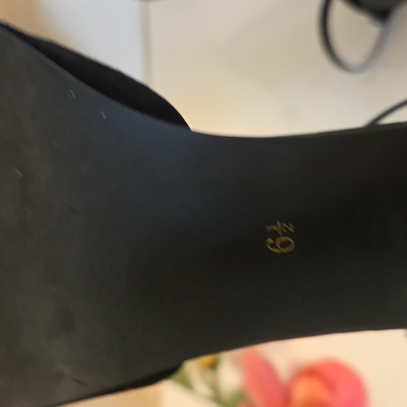 Seychelles Suede Heels 6.5 - Picture 8 of 11